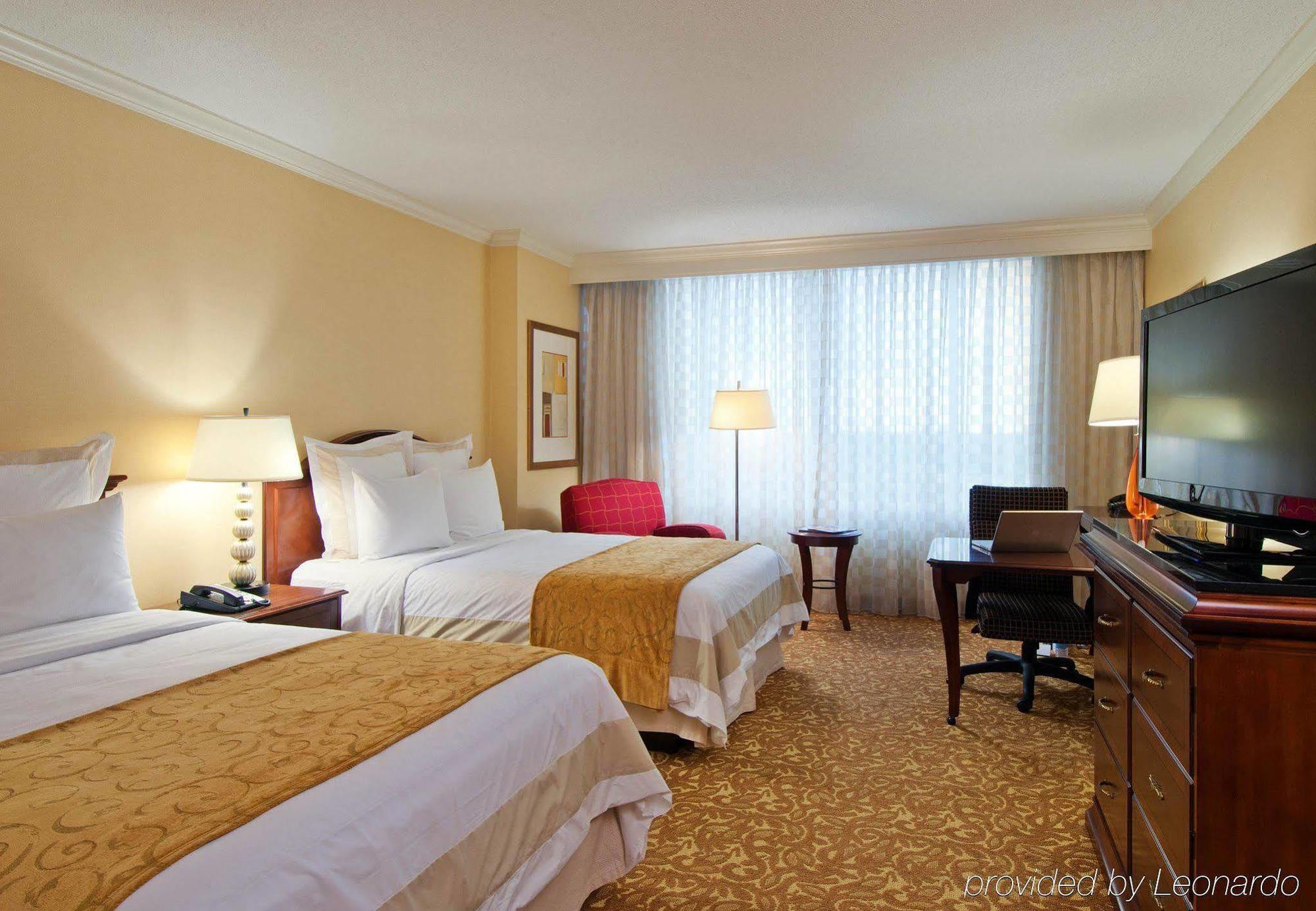 Auburn Hills Marriott Pontiac Hotel Room photo